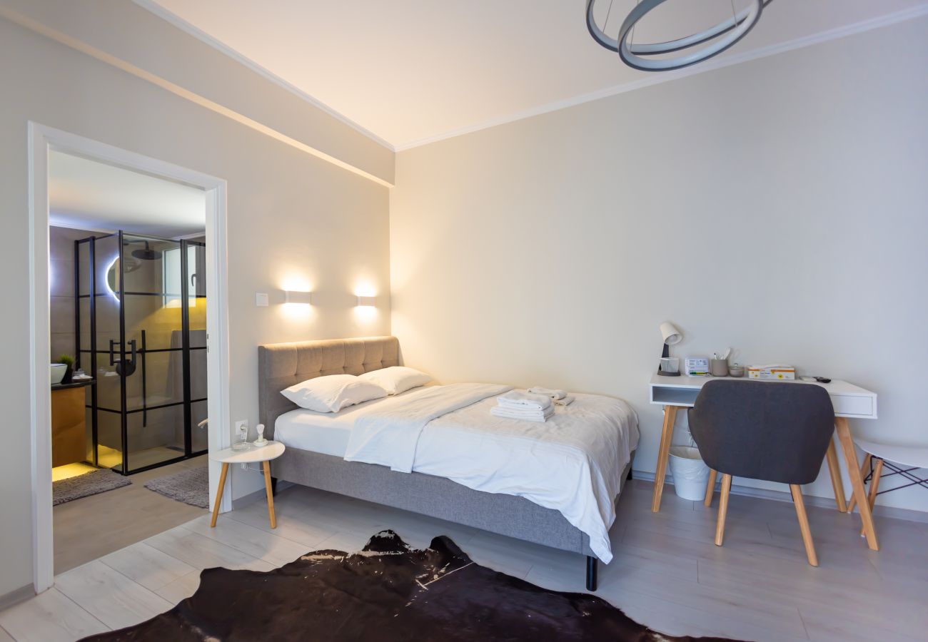 Appartement à Athens - Live Like a Local in a Stylish Home!