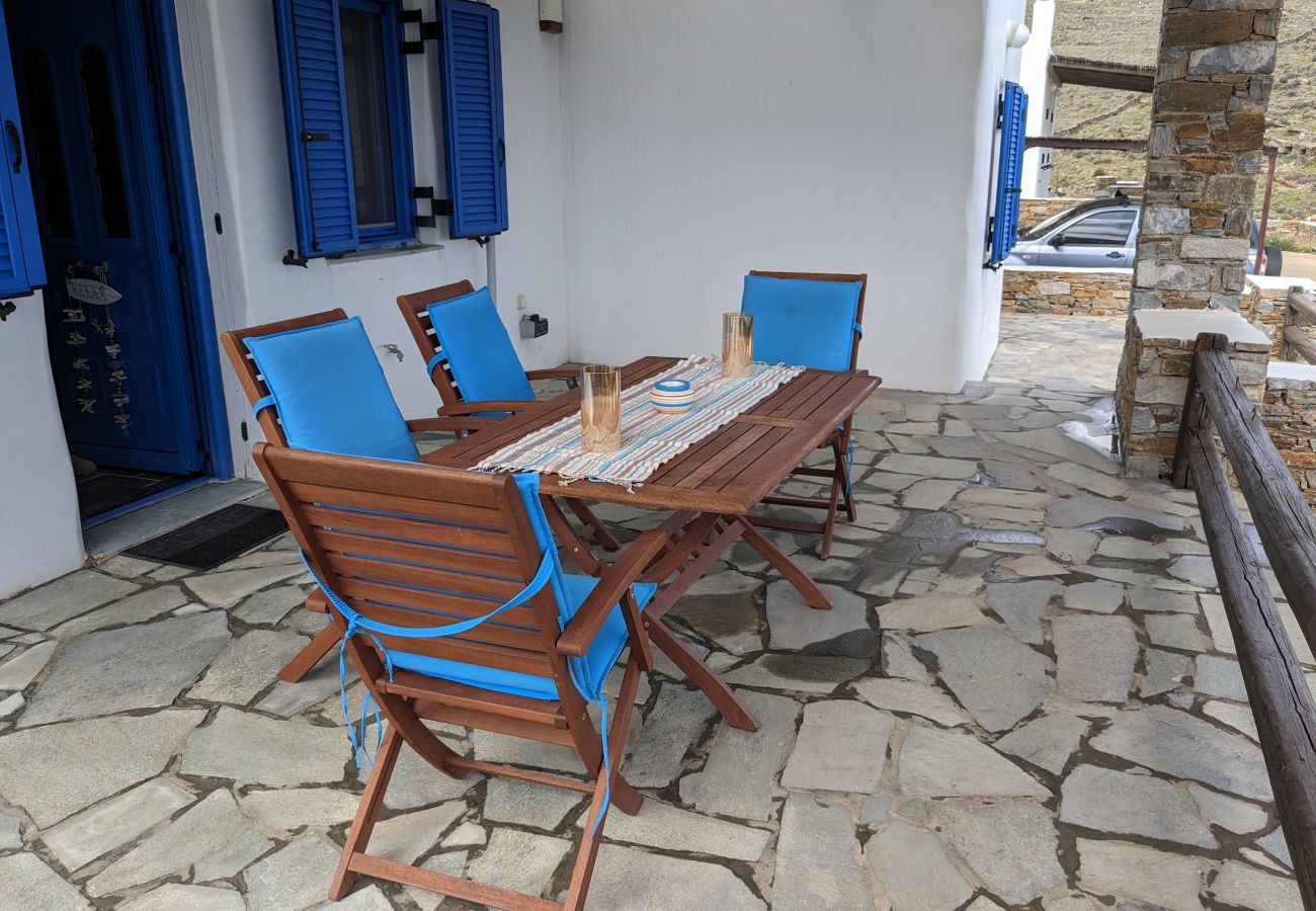 Résidence à Kythnos - Seaside Bliss: Tranquil Retreat on Kythnos Island