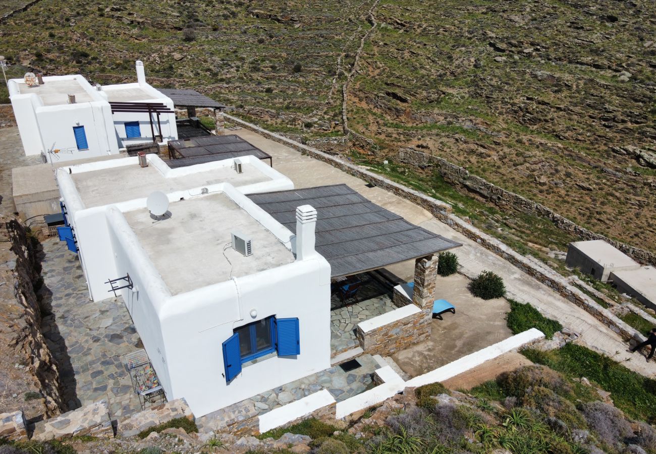 Résidence à Kythnos - Seaside Bliss: Tranquil Retreat on Kythnos Island