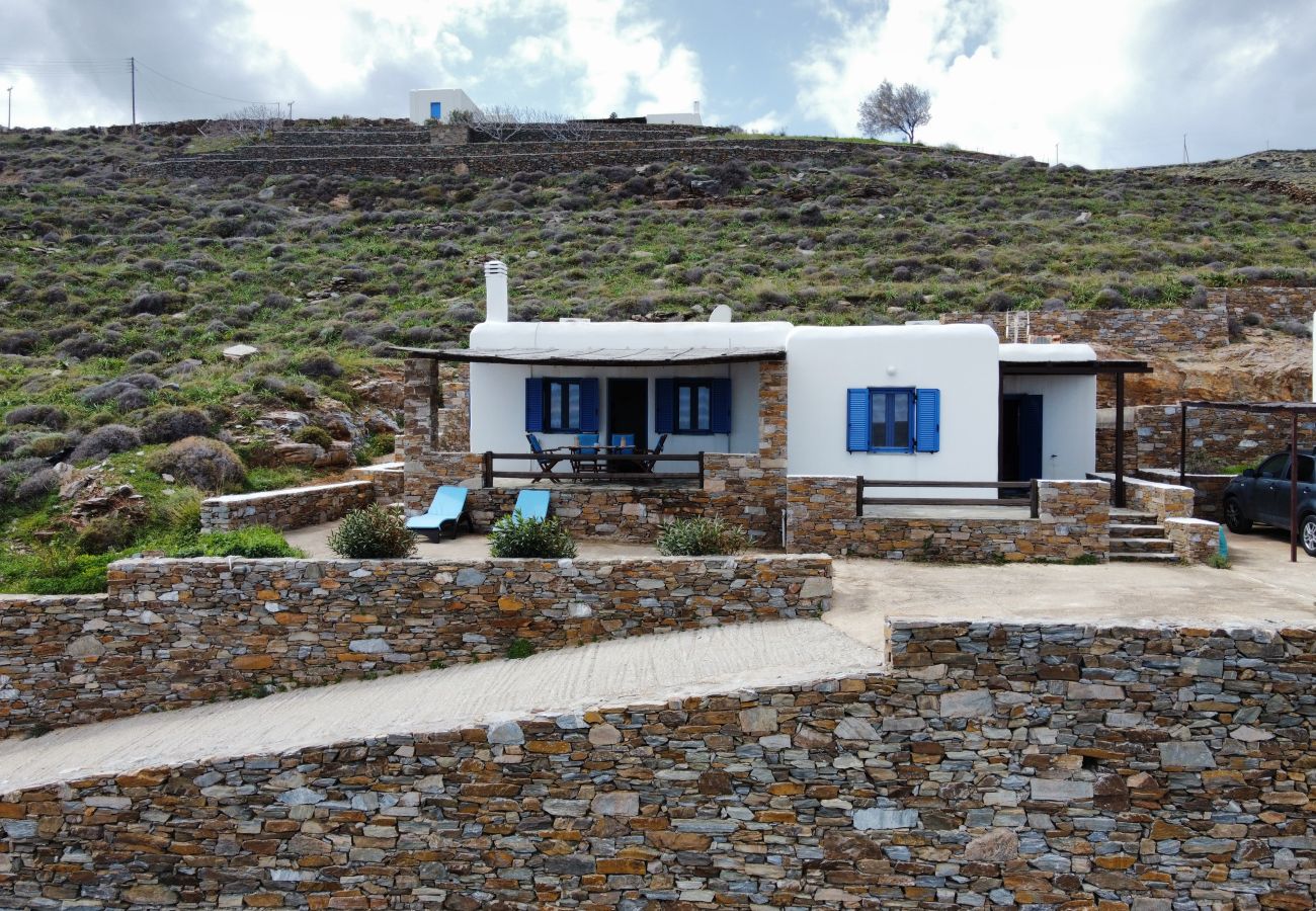 Résidence à Kythnos - Seaside Bliss: Tranquil Retreat on Kythnos Island