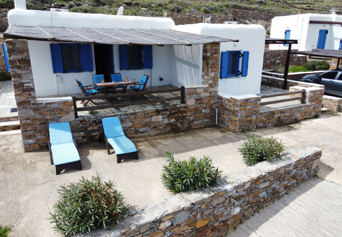 Résidence à Kythnos - Seaside Bliss: Tranquil Retreat on Kythnos Island