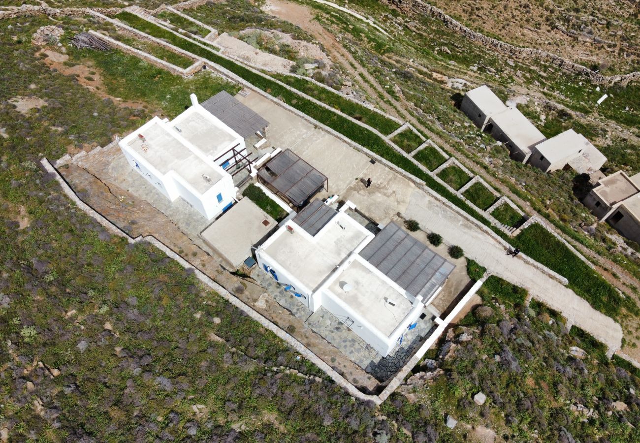 Résidence à Kythnos - Seaside Bliss: Tranquil Retreat on Kythnos Island