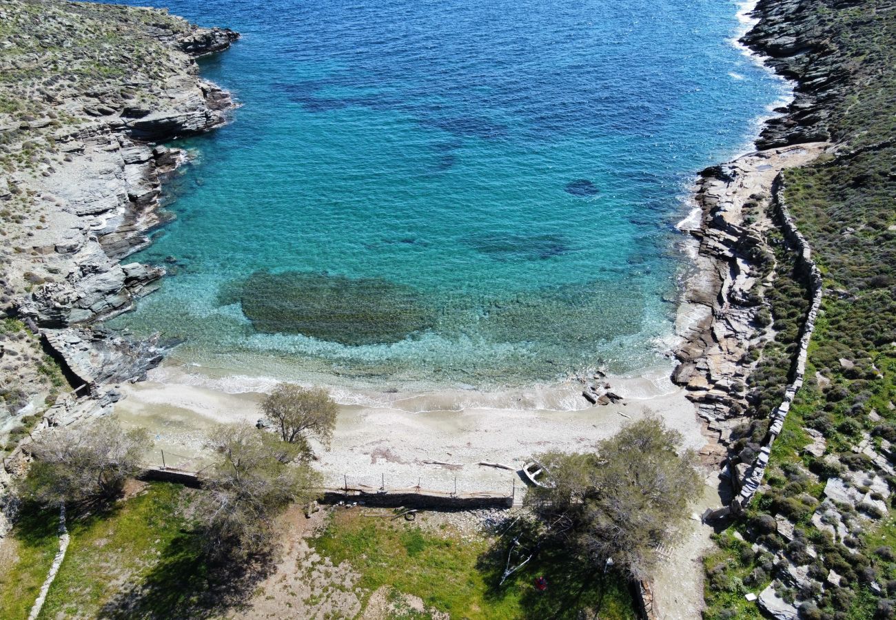 Résidence à Kythnos - Seaside Bliss: Tranquil Retreat on Kythnos Island