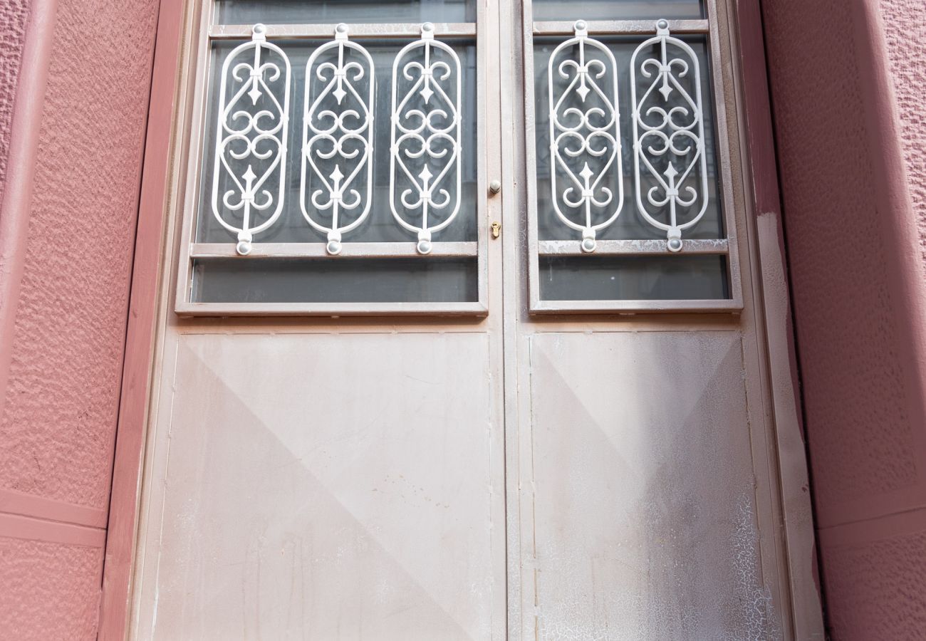 Appartement à Athens - Vintage Acropolis Retreat: Charming 3-Bdrm in Koukaki