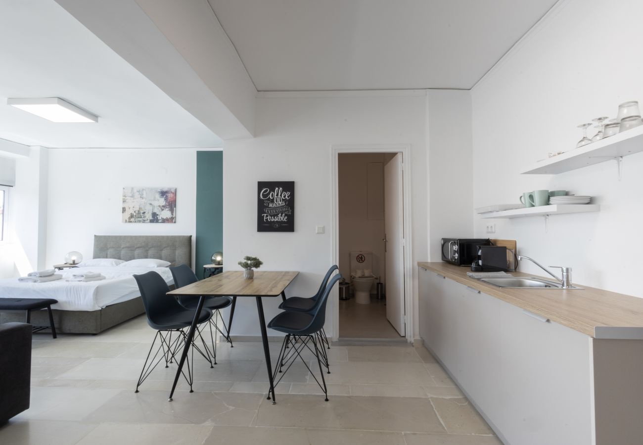 Appartement à Athens - Spacious Urban Retreat: Central 2-Bedroom Haven for 8