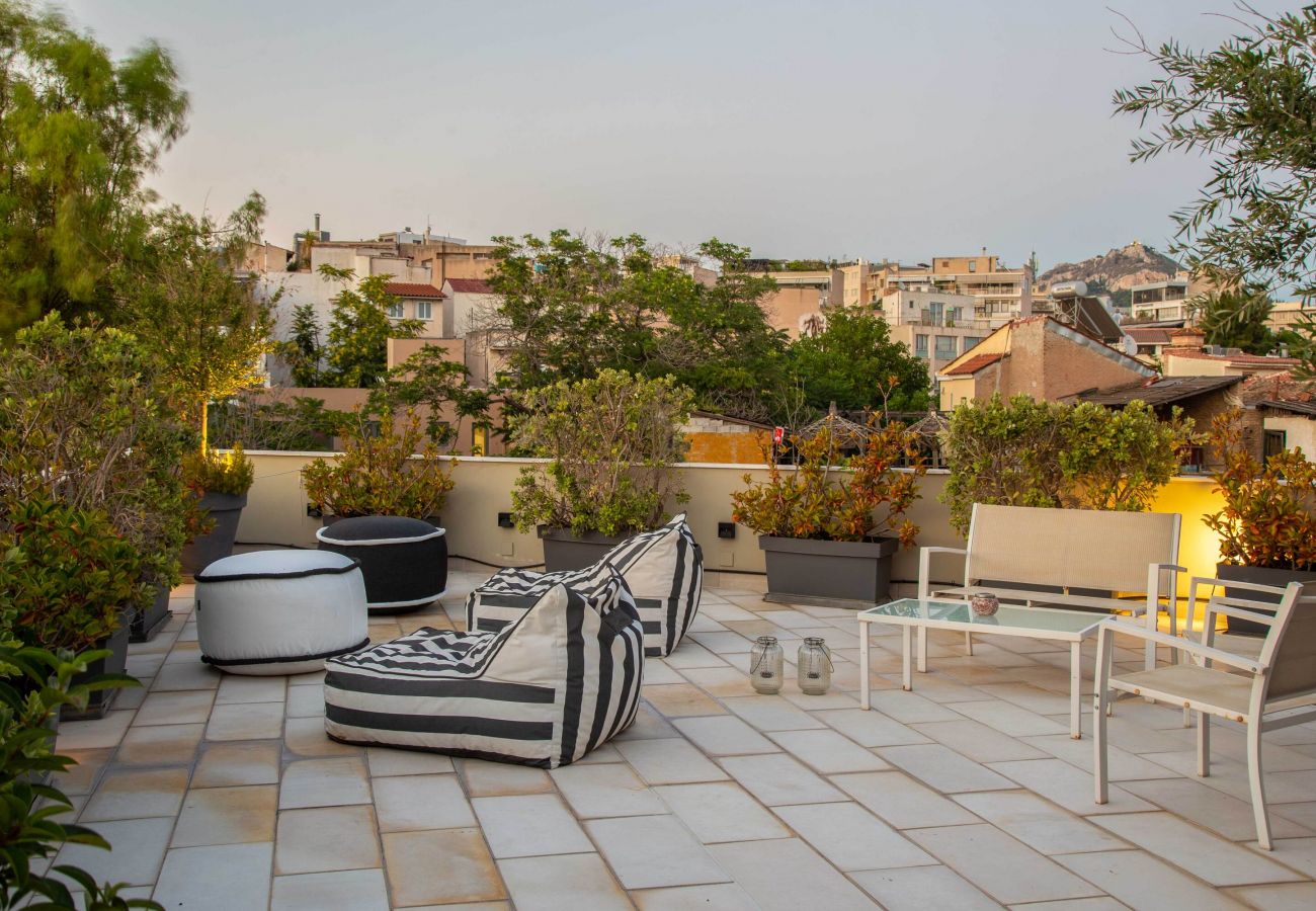 Apartment in Athens - Superb Central Athens Suite with Rooftop – Perfect for 5 Guests, 85sqm
