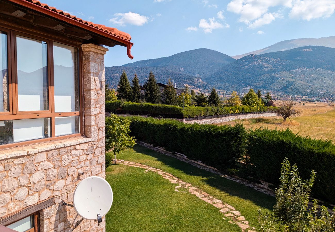 Villa in Arachova - Mountain Trails Chalet-Three Story Escape Parnassos-Livadi- Arachova